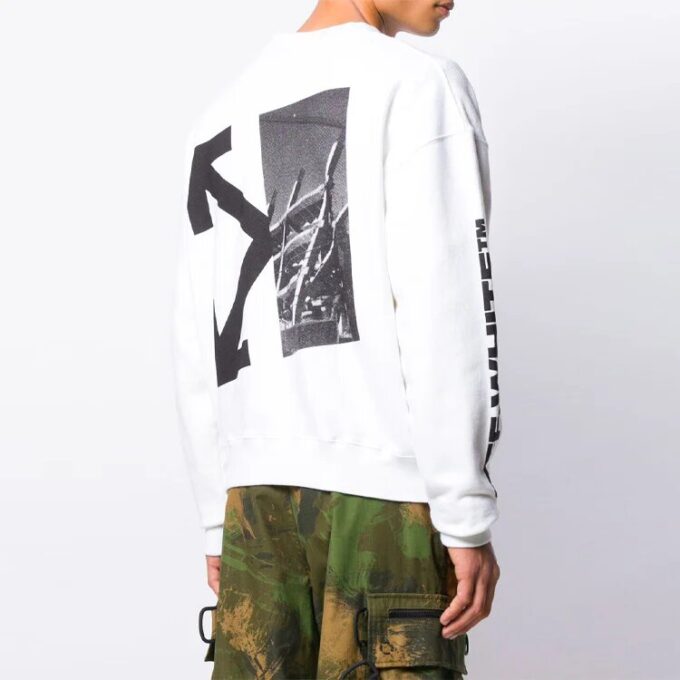 Arrow Pattern Round Neck Pullover White