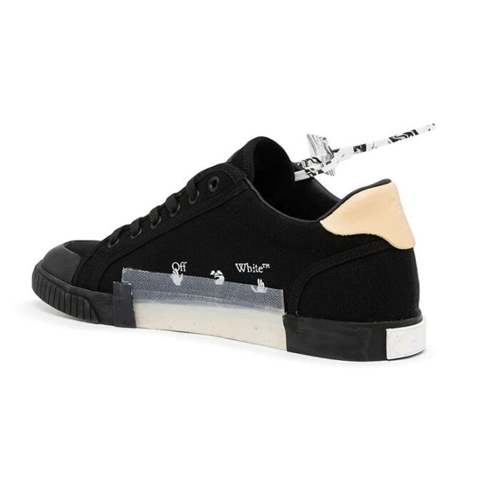 Arrows Low-Top Sneaker “Black White”