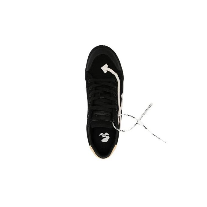 Arrows Low-Top Sneaker “Black White”