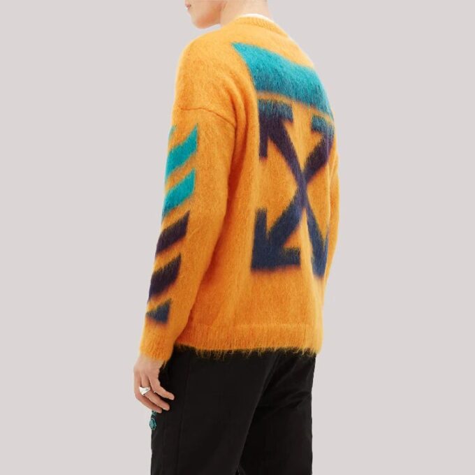 Gradient Arrows Sweater Men Orange