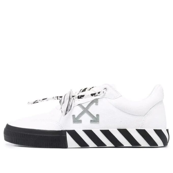 Low Vulcanised Arrows Sneakers White/Black
