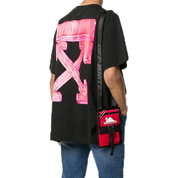 Back Arrow Large Short Sleeve Black