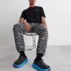 Off-White Men’ s SS22 Full Print Arrow Pattern Alphabet Sports Pants/Trousers/Joggers Black