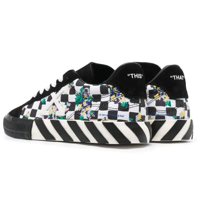 Off-White Vulcanised Low-top Sneakers Black/White