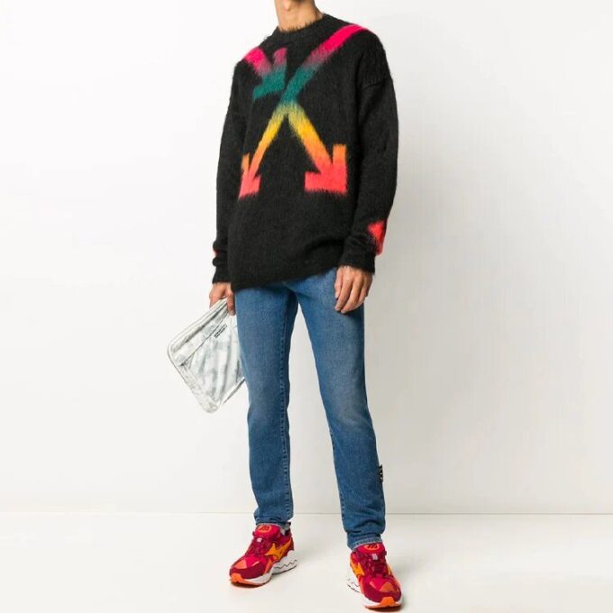 Rainbow Gradient Arrow Knit Black