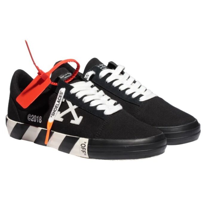 Vulc Low Top “Black”